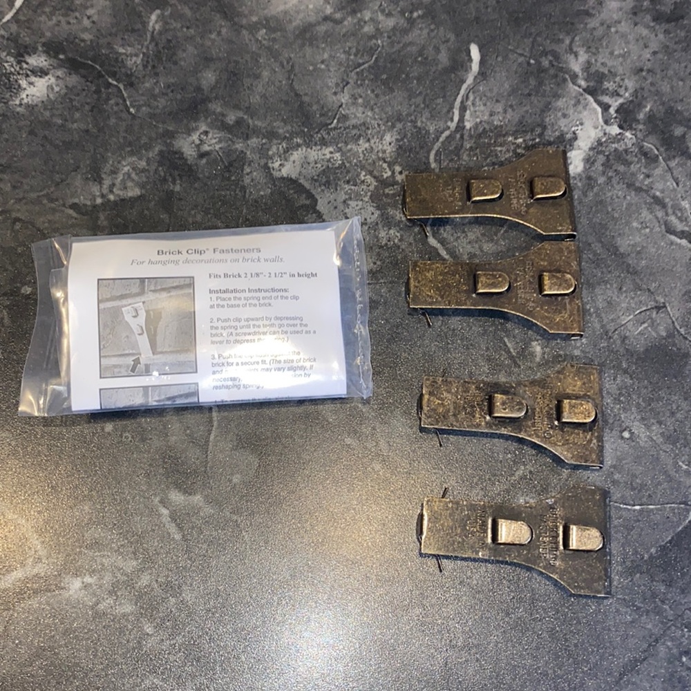 Set of 4 Brick Clip Fasteners